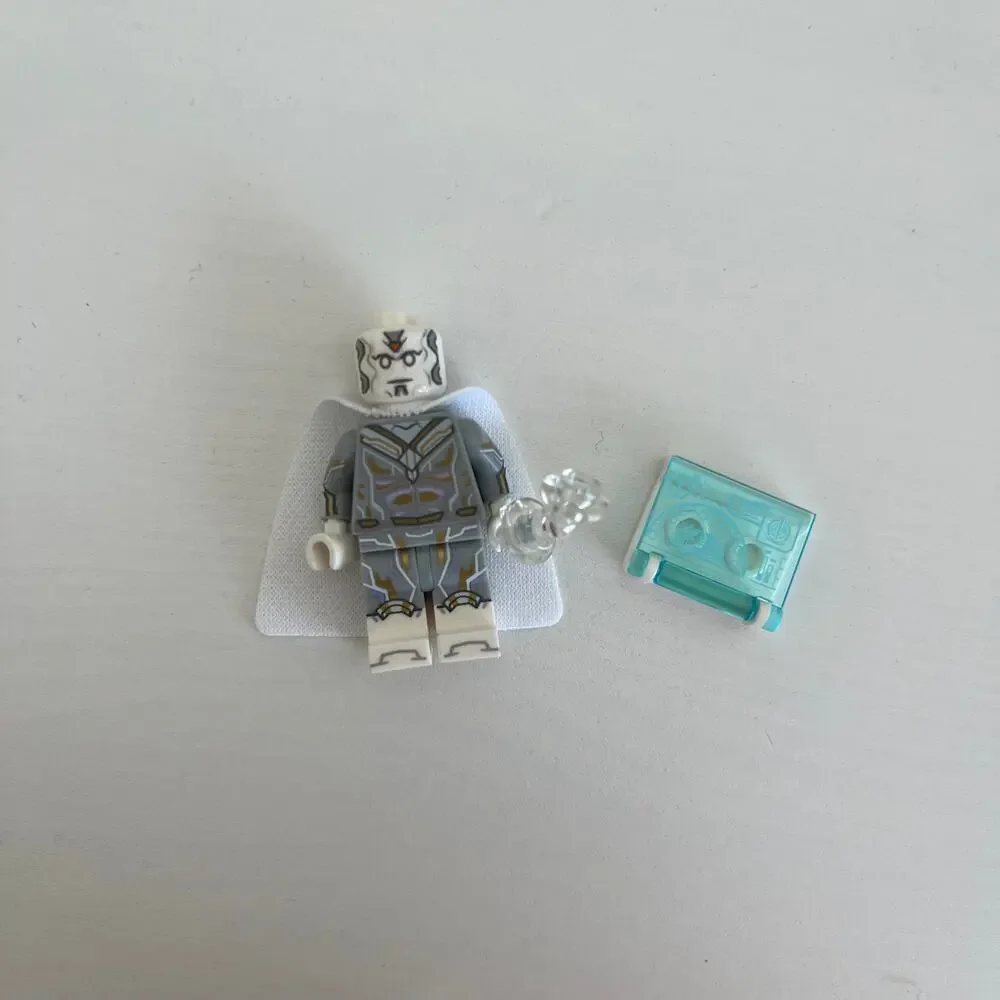 LEGO Marvel Studios Scarlet Witch & White Vision Minifigure Duo 71031